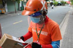 Các sàn thương mại điện tử giao hàng như thế nào từ 23-8?
