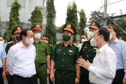 Phó Thủ tướng cùng Bộ trưởng Quốc phòng kiểm tra công tác phòng, chống dịch tại TP.HCM