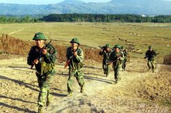 Quyết liệt phòng, chống dịch vừa đảm bảo sẵn sàng chiến đấu