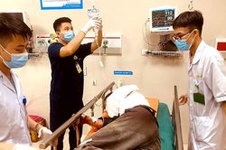 Cấp cứu nạn nhân bị tai nạn lao động do máy chế biến gỗ
