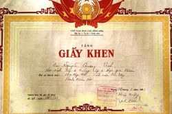 Bỏ giấy khen học sinh tiên tiến, thế hệ 7x, 8x rưng rưng nhớ về tuổi thơ thời chưa cải cách