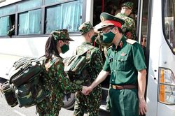 Những 'bông hồng thép' xung phong vào tuyến đầu chống dịch