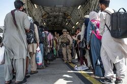 G7 thúc ép Tổng thống Biden kéo dài thời hạn sơ tán tại Afghanistan