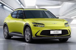 Genesis GV60 là xe điện đầu tiên trên thế giới có thể sạc không dây