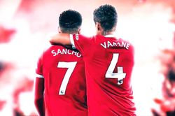 Gary Neville: 'Sancho và Varane là chưa đủ, MU cần Kane để vô địch'
