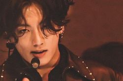 ARMY phát cuồng với vẻ ngoài đẹp trai và vóc dáng hoàn hảo của Jungkook BTS