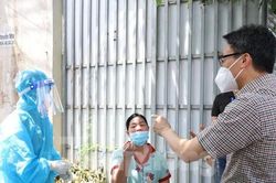 Phó Thủ tướng Vũ Đức Đam: Bình Dương nên hướng dẫn dân tự lấy mẫu xét nghiệm COVID-19