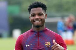 Ansu Fati trở lại tập cùng Barca sau 9 tháng