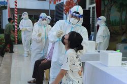 Trưa 25/8, Hà Nội thêm 50 ca Covid-19, trong đó 35 ca cộng đồng