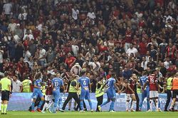 Sự cố Nice-Marseille: Bộ mặt xấu xí của Ligue 1