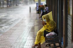 Gần 300 người lang thang ở TP. HCM được đưa về trung tâm bảo trợ, nhiều người nghi mắc COVID-19