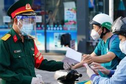 Công an TPHCM lý giải về việc cấp giấy đi đường ít hơn so với đề nghị