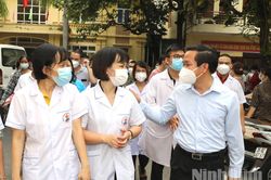 Đoàn cán bộ y tế Ninh Bình lên đường tham gia chống dịch tại thành phố Hồ Chí Minh