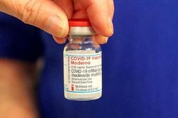 4.700 liều vaccine Moderna nhiễm chất lạ đã được tiêm ở Nhật