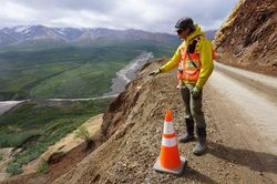 Băng tan gây lở đất, Công viên Quốc gia Denali phải đóng cửa