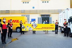 DHL vận chuyển lô vaccine ngừa Covid-19 về Việt Nam