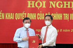 Trao quyết định Phó Trưởng Ban Kinh tế Trung ương cho đồng chí Nguyễn Thành Phong