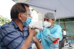Bệnh nhân bị đột quỵ não có nên tiêm vaccine Covid-19?