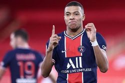 PSG hét giá 220 triệu euro cho Mbappe với Real, có 'mất cả chì lẫn chài'?