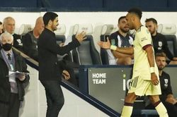 Thắng được trận đầu, HLV Arsenal nổ tưng bừng