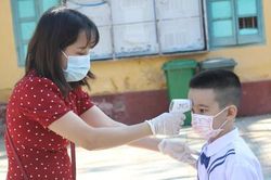 Vì sao hàng nghìn học sinh TT-Huế chưa thể tựu trường?