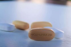 Ngày 27/8, thuốc Molnupiravir được Bộ Y tế đưa vào điều trị F0 tại nhà