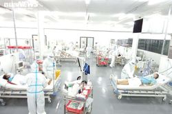 Bên trong bệnh viện điều trị bệnh nhân COVID-19 nặng ở TP.HCM