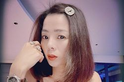 Lệ Quyên khoe ảnh ngập mùi tiền, cặp tuyết lê lấp ló cũng bị lu mờ