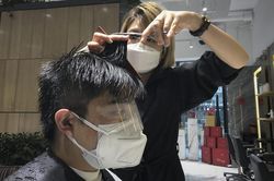 Hạ Hòa cho phép dịch vụ cắt tóc hoạt động trở lại