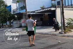 Thấy chú ve chai, chàng trai ôm gạo và khẩu trang ra biếu bất ngờ bị từ chối