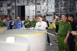 Đường dây làm giả hồ sơ, xuất lậu hàng nghìn tấn quặng