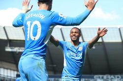 Man City vùi dập Arsenal 5 bàn không gỡ