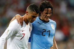 Man Utd làm rõ tương lai Cavani khi có Ronaldo