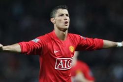 Các ngôi sao MU phản ứng thế nào trước sự trở lại của Ronaldo?