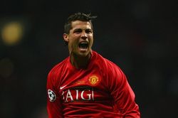 Ronaldo nhận lương cao nhất Premier League