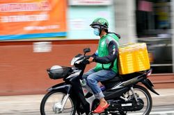TP. HCM: Đề xuất cho phép 25.000 shipper vận chuyển hàng hóa giúp người dân