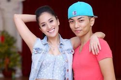 Khánh Thi livestream khóc nức nở giữa đêm khuya, nói lời tiêu cực khiến fan hoang mang