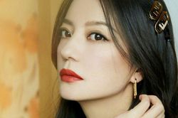 Triệu Vy đứng trước nguy cơ bị phong sát toàn diện, minh tinh Đại Lục lao đao