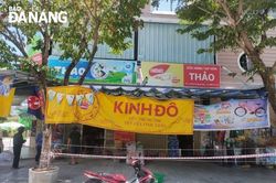 Thận trọng mở lại cửa hàng tạp hóa