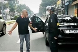Thu nhiều giấy tờ cho vay nặng lãi tại nhà kẻ dọa giết CSCĐ