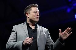 Elon Musk chế nhạo Jeff Bezos
