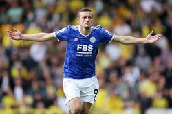 Norwich 1-2 Leicester: 'Bầy cáo' thắng nhọc vì sai lầm hàng thủ