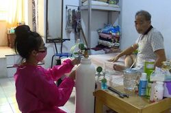 Người nhiễm COVID-19 được cách ly tại nhà phải hội đủ 2 điều kiện