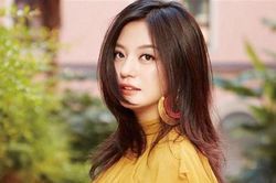Dùng cả chuyên cơ để trốn khỏi Trung Quốc, Triệu Vy thực sự đang ở đâu?