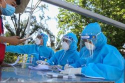 Nha Trang xét nghiệm hỏa tốc, người dân ở yên trong nhà từ 15h chiều nay