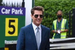 Chiếc BMW của Tom Cruise bị đánh cắp trong khi quay phim ở Anh