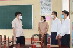 Phó Chủ tịch Thường trực HĐND tỉnh kiểm tra công tác phòng chống dịch tại Tam Nông
