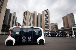 Xe tự lái Toyota va chạm với vận động viên Paralympic, lỗi lớn lại không phải do chiếc xe