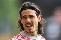 Cavani bị loại khỏi đội hình Uruguay ở vòng loại World Cup 2022