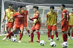 Bóng lăn tuần qua: Dụng binh, không cần đa mà cần tinh
